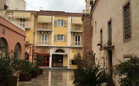 Old Town Apartment Next To Seafront Promenade